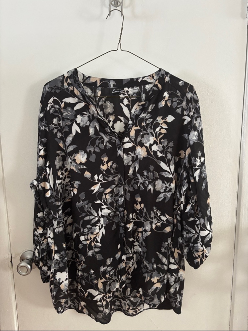 Simply Emma Black Floral Blouse 2X Button Front Long Sleeve Roll Tab